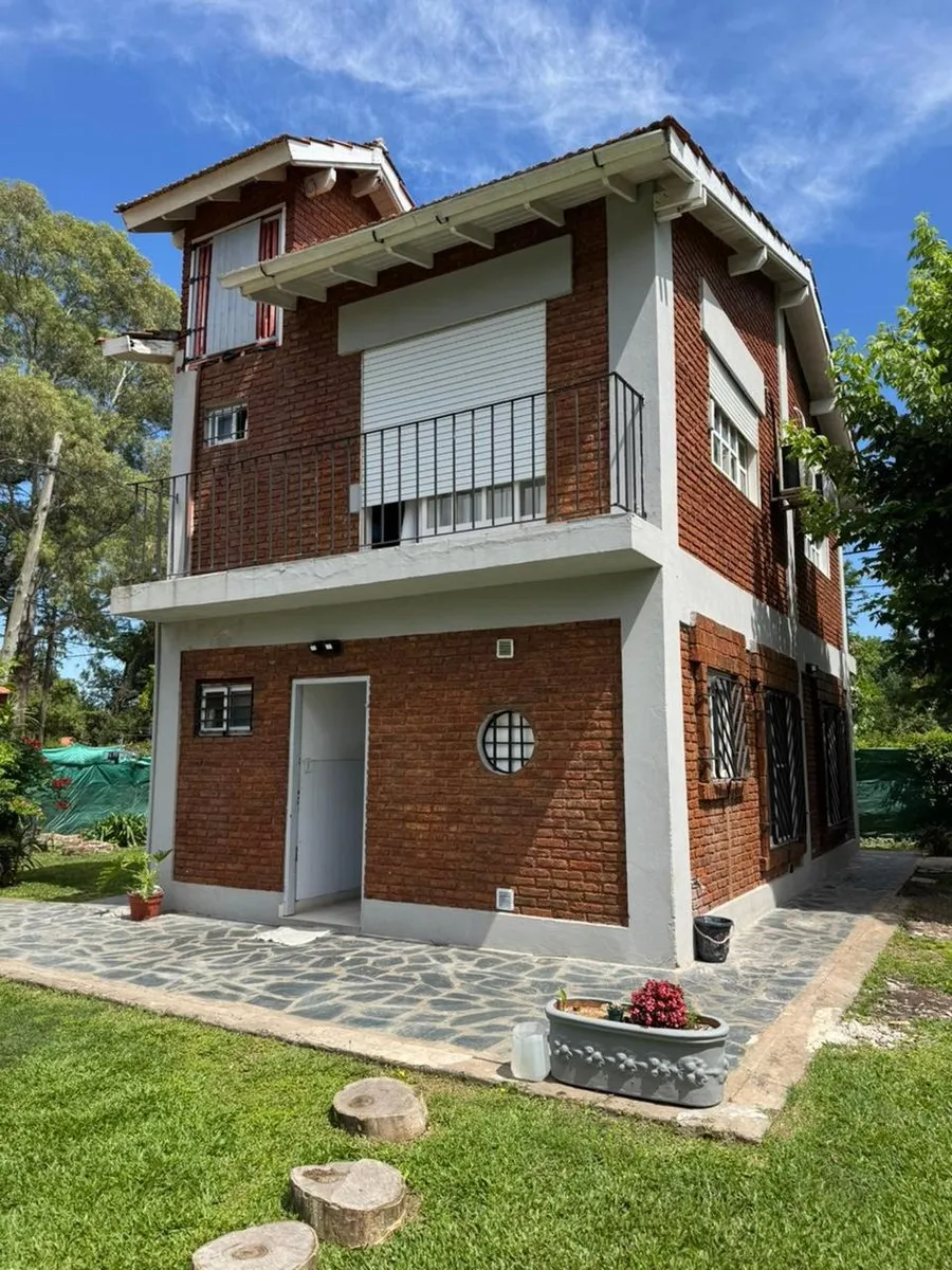 Casa en El Gorrión y Las Gardenias 1600
