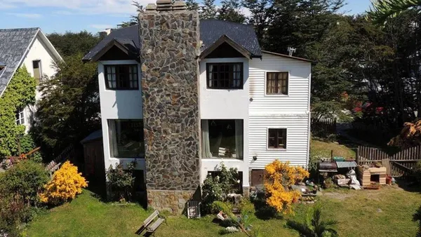 Casa en Gobernador Manuel Fernández Valdez 300