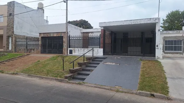 Casa en Martín Zapata 900