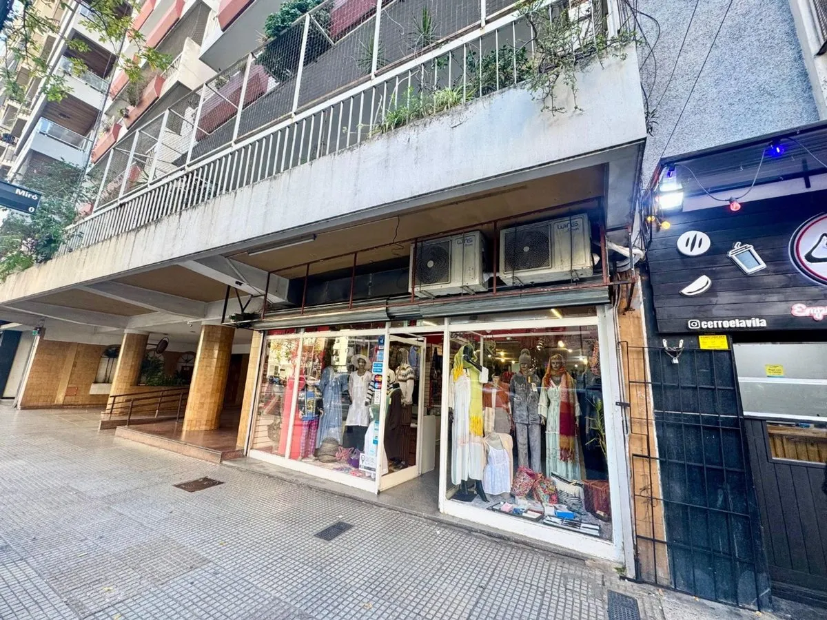 Local Comercial en Avenida Rivadavia 6000