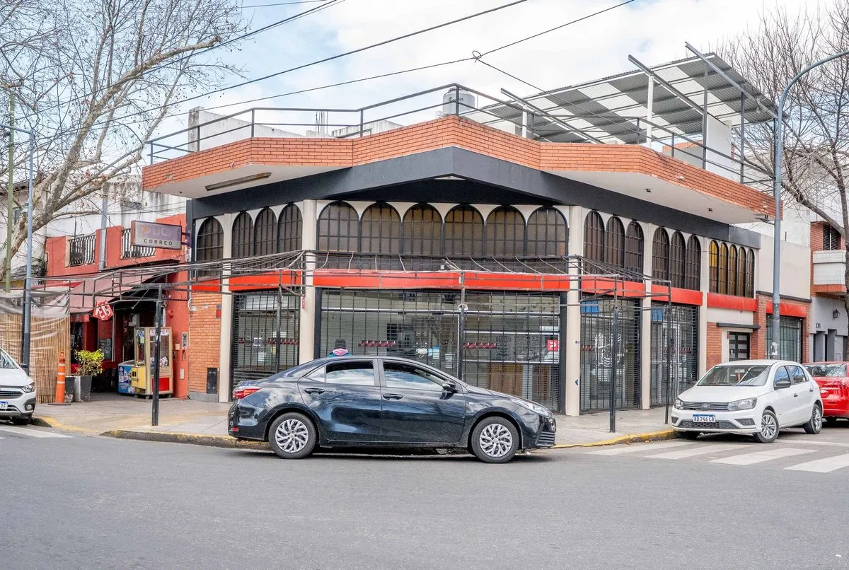Local Comercial en Acassuso 6400