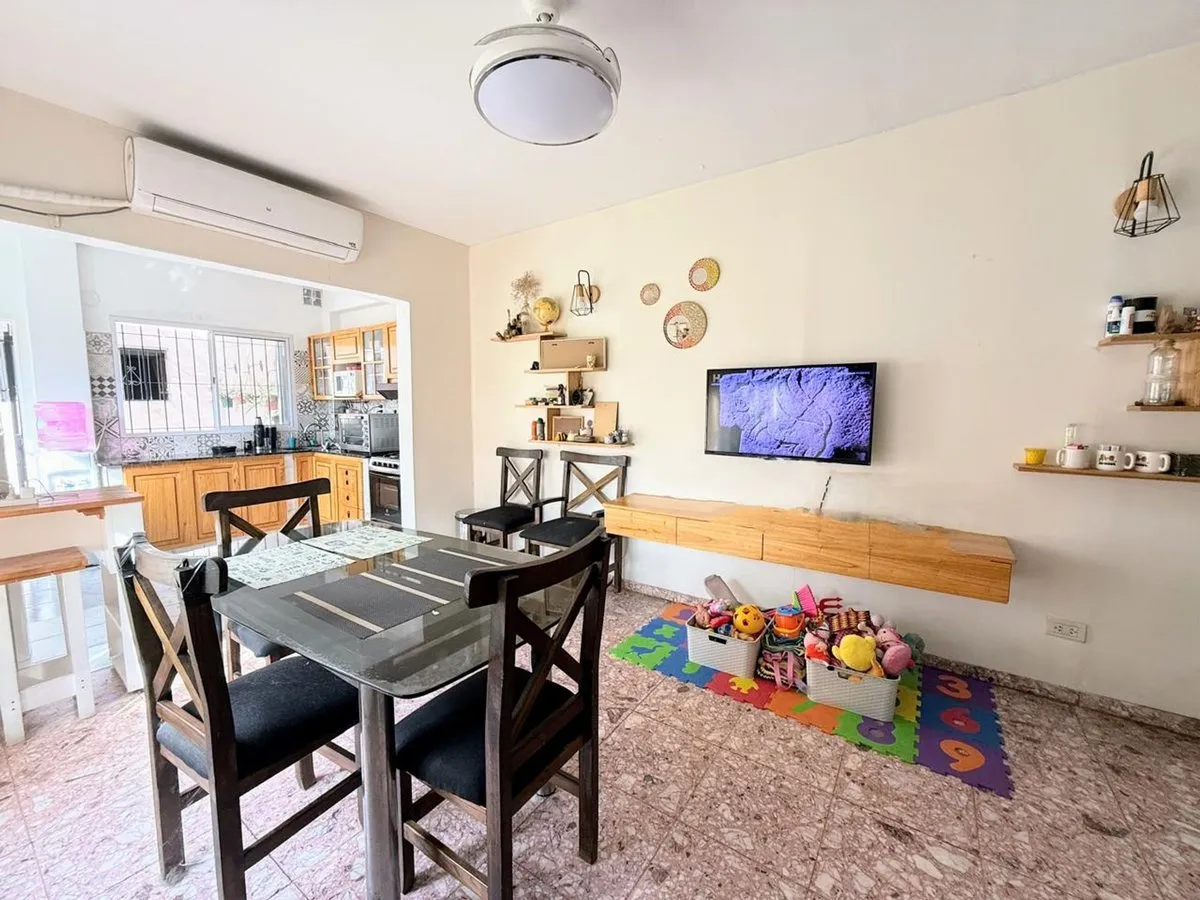Casa en Adolfo Alsina 800