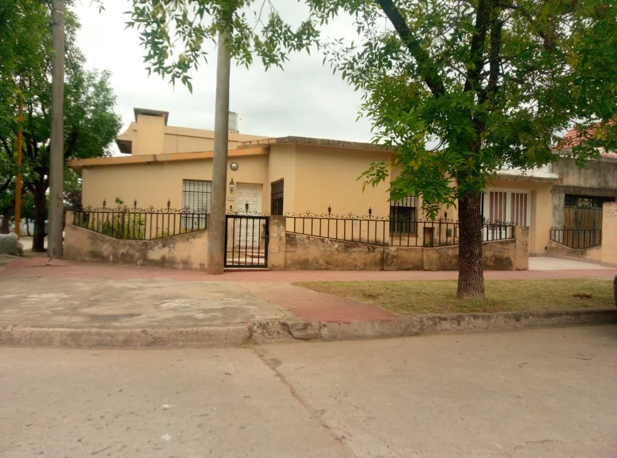 Casa en Boulevard Buenos Aires 1500