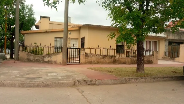 Casa en Boulevard Buenos Aires 1500