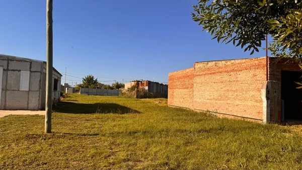 Lote en W. Muniagurria 300