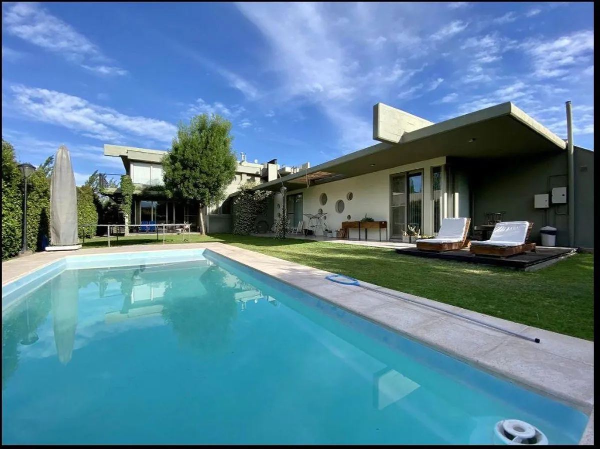 Casa en Terrada 4700