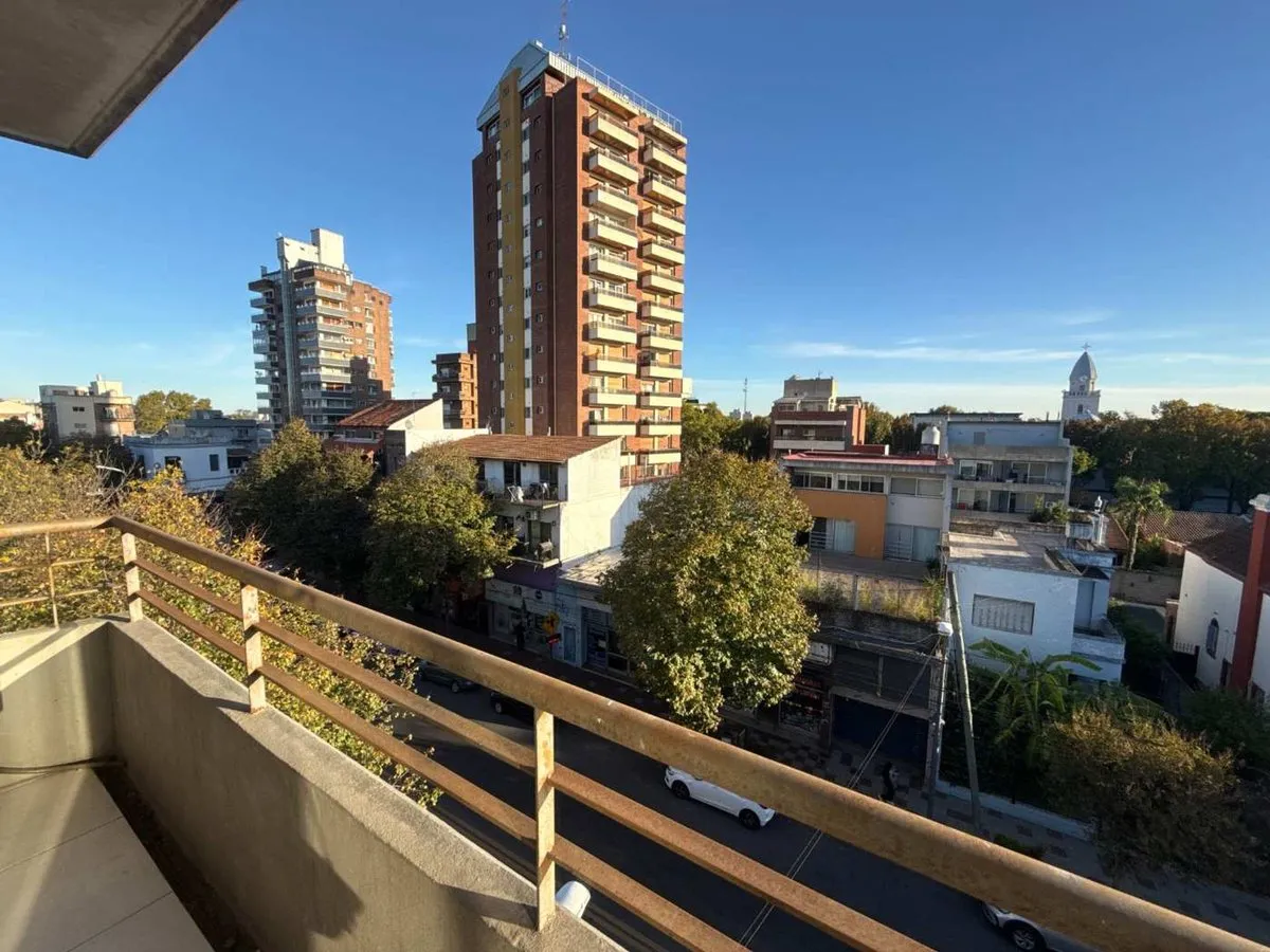 Departamento en Avenida Presidente Perón 3000
