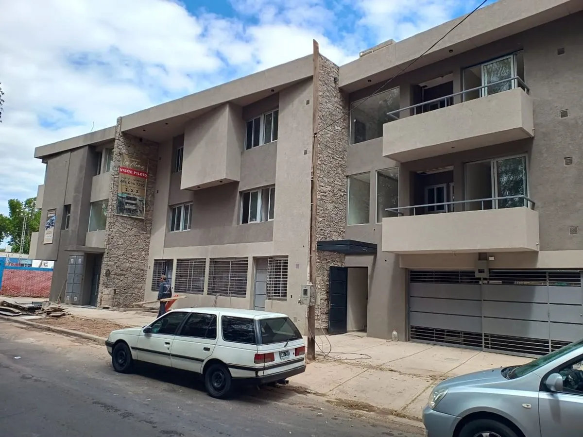 Departamento en Los Alamos y Castellani 0
