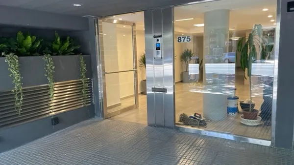 Oficina en Alvarez Thomas 800