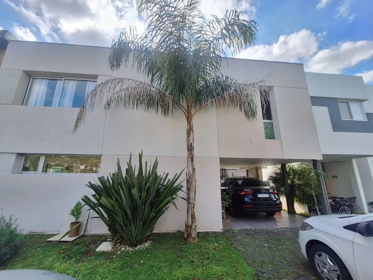 Casa en Barrio Hudson Chico Calle 63 6600