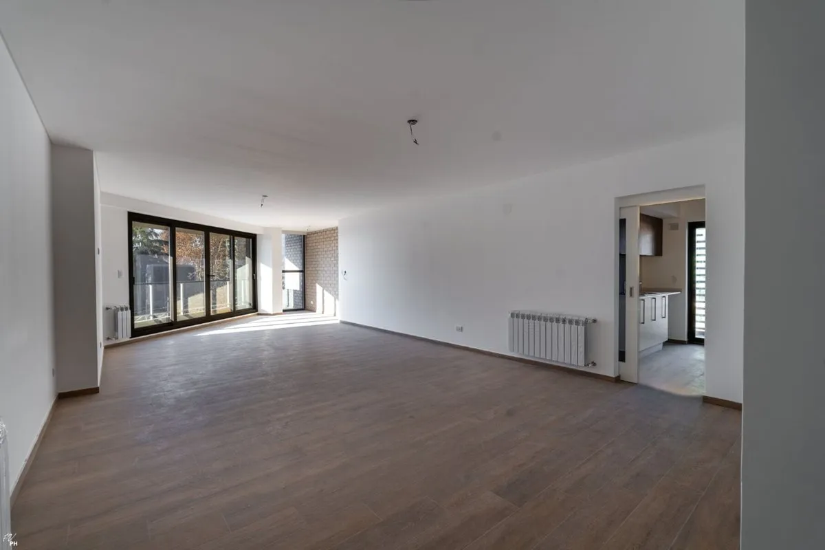 Departamento en Avenida Caseros 200