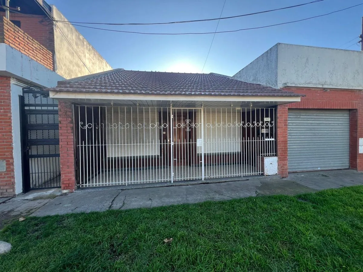 Casa en José Hernández 1800