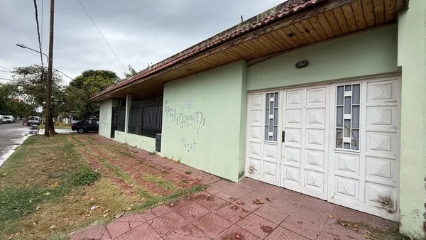 Casa en Esteban Echeverría 1400
