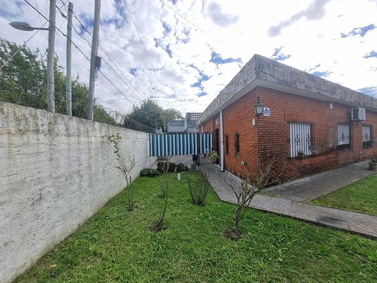 Casa en Bartolome Hidalgo 800