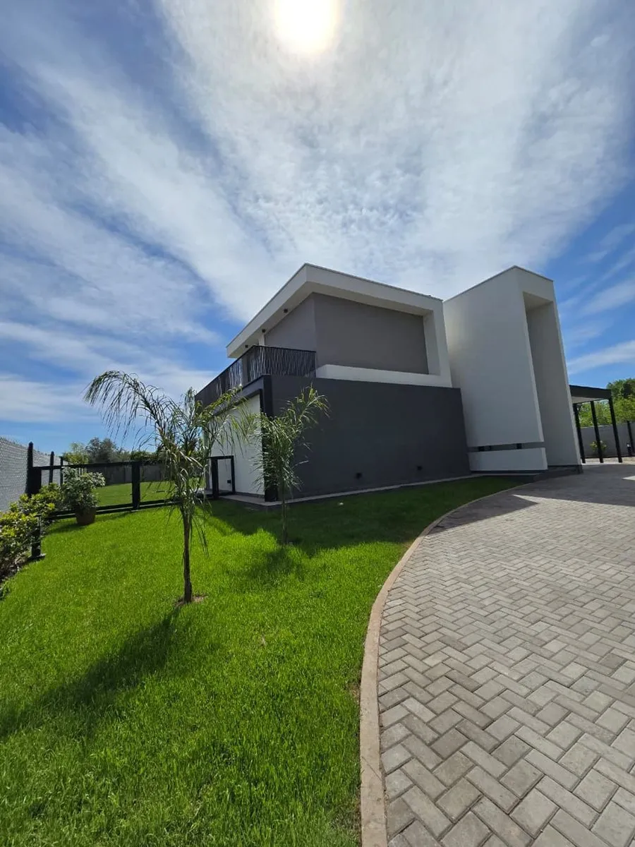 Casa en Azcuenaga 2000