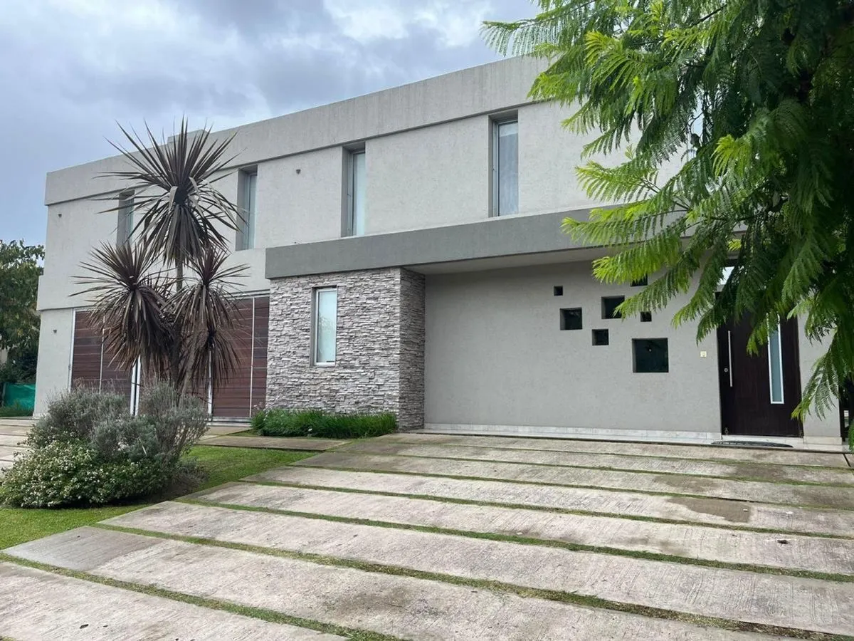 Casa en Almafuerte 1500