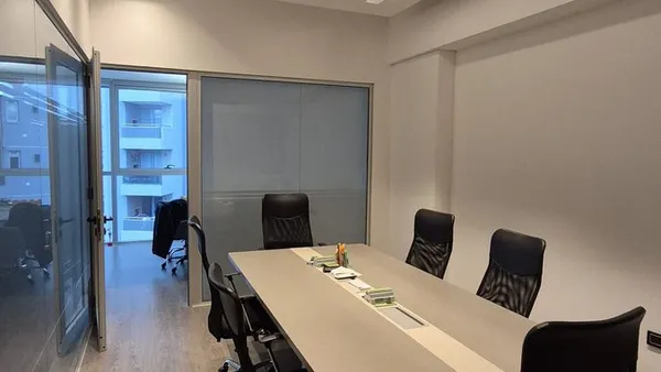 Oficina en Avenida Colón 5000