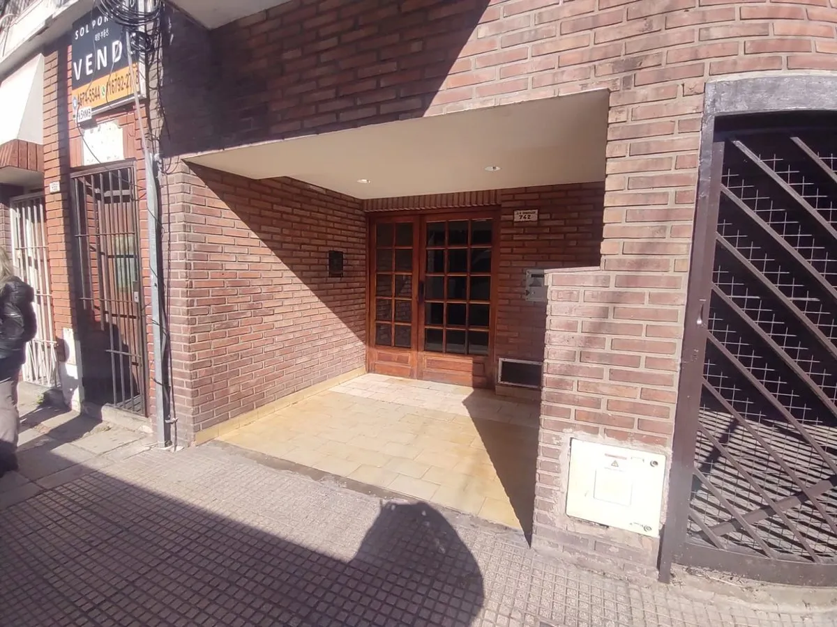 Departamento en Joaquín V. González 700