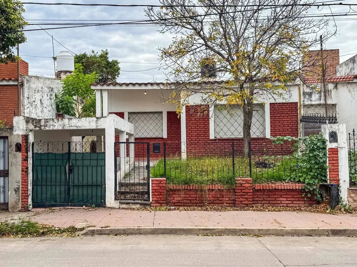 Casa en Obispo Castellano 1300
