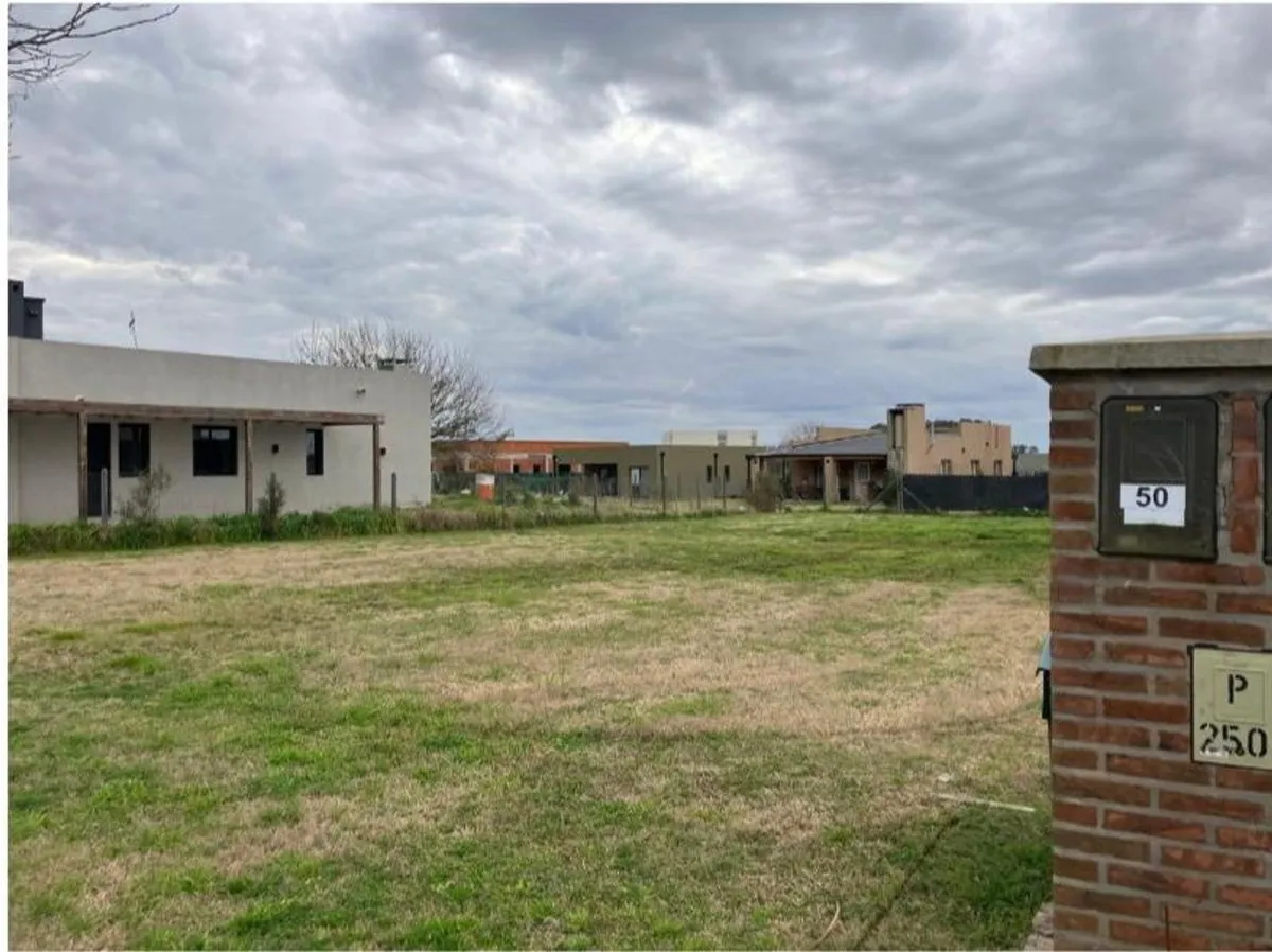 Lote en Roque Petrochi 5300