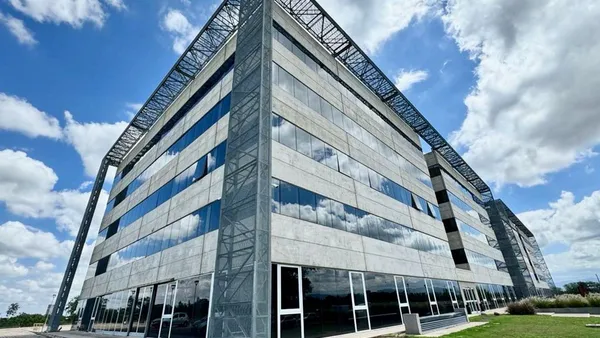 Oficina en Avenida la Voz del Interior 8500