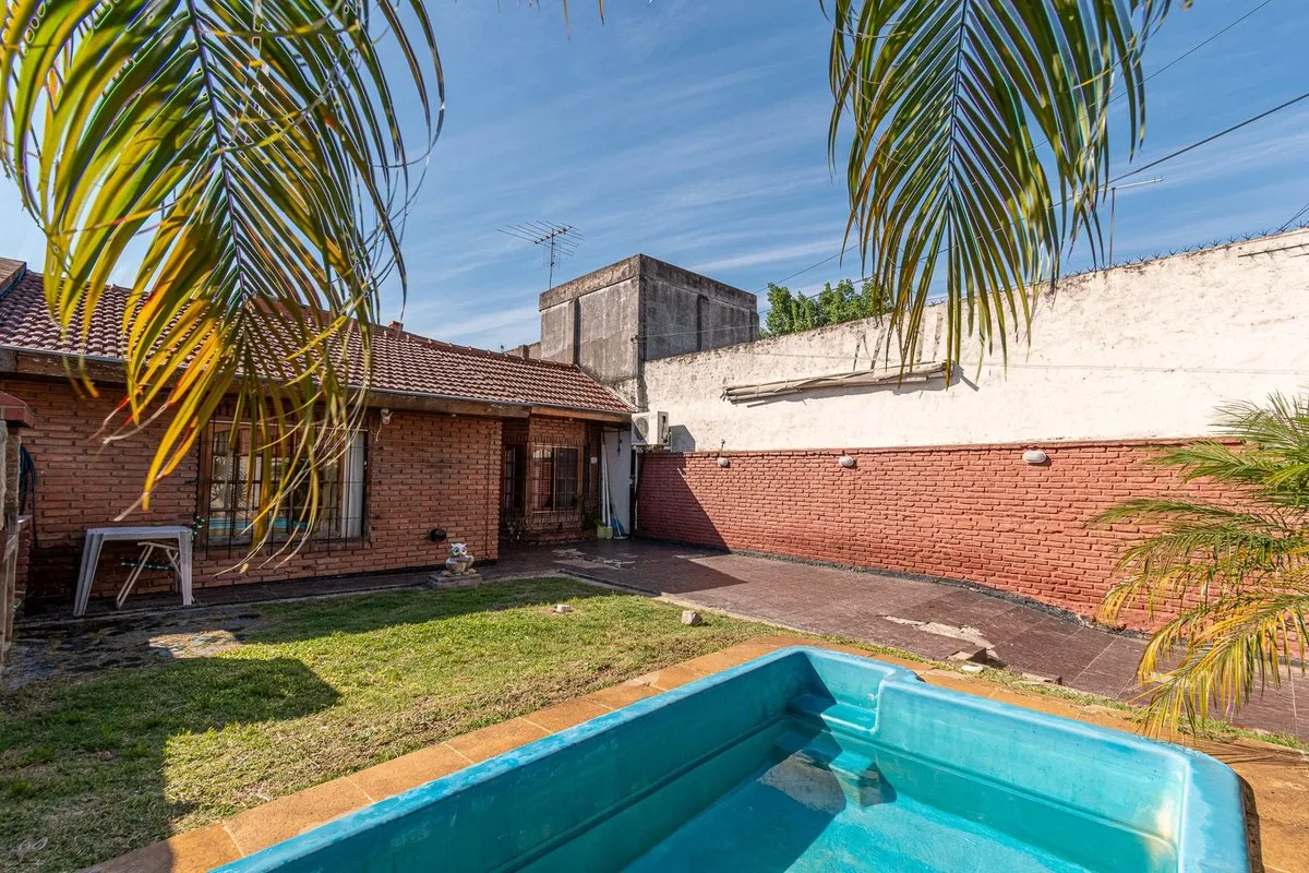 Casa en Montevideo 4600