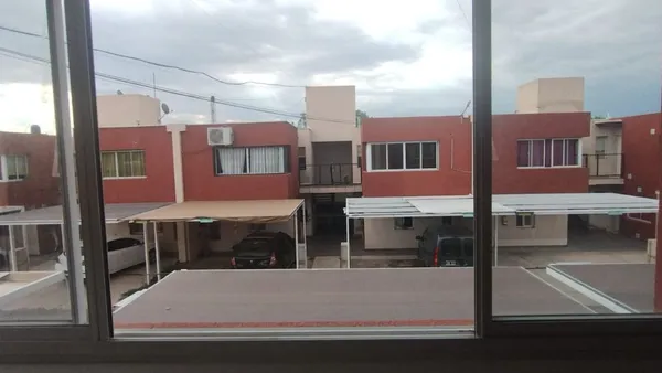 P H en Julio Argentino Roca 4600