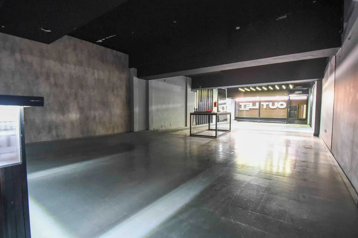 Local Comercial en Coronel Apolinario Figueroa 100