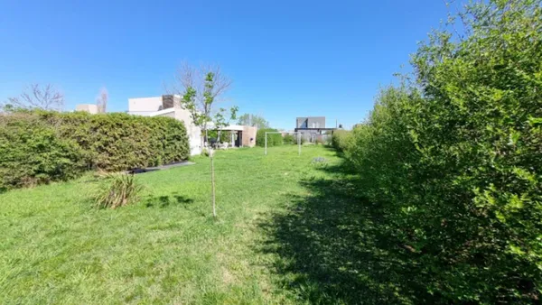 Lote en Santa Ana 300
