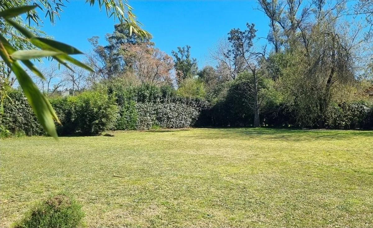 Lote en Hipolito Bouchard S/N