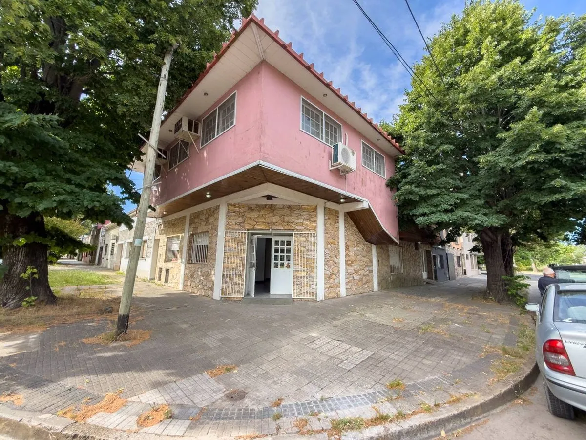 Local Comercial en 71 Esquina 117 100