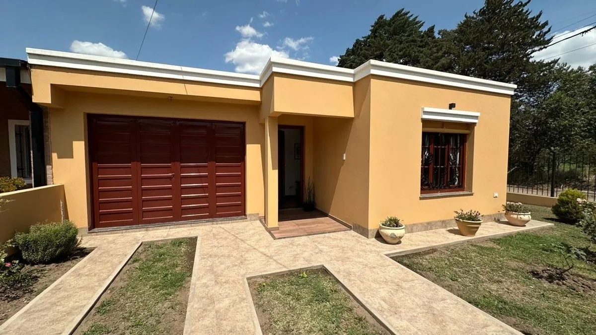 Casa en Calle Sabino Garione Sur 300