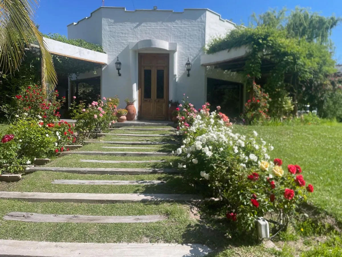 Casa en Bernaregui 0