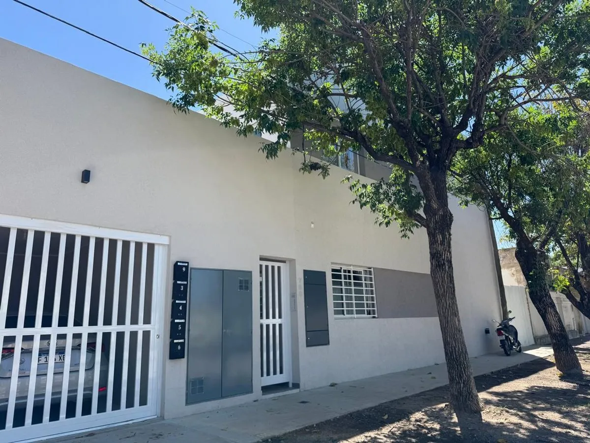 Departamento en Cullen 700