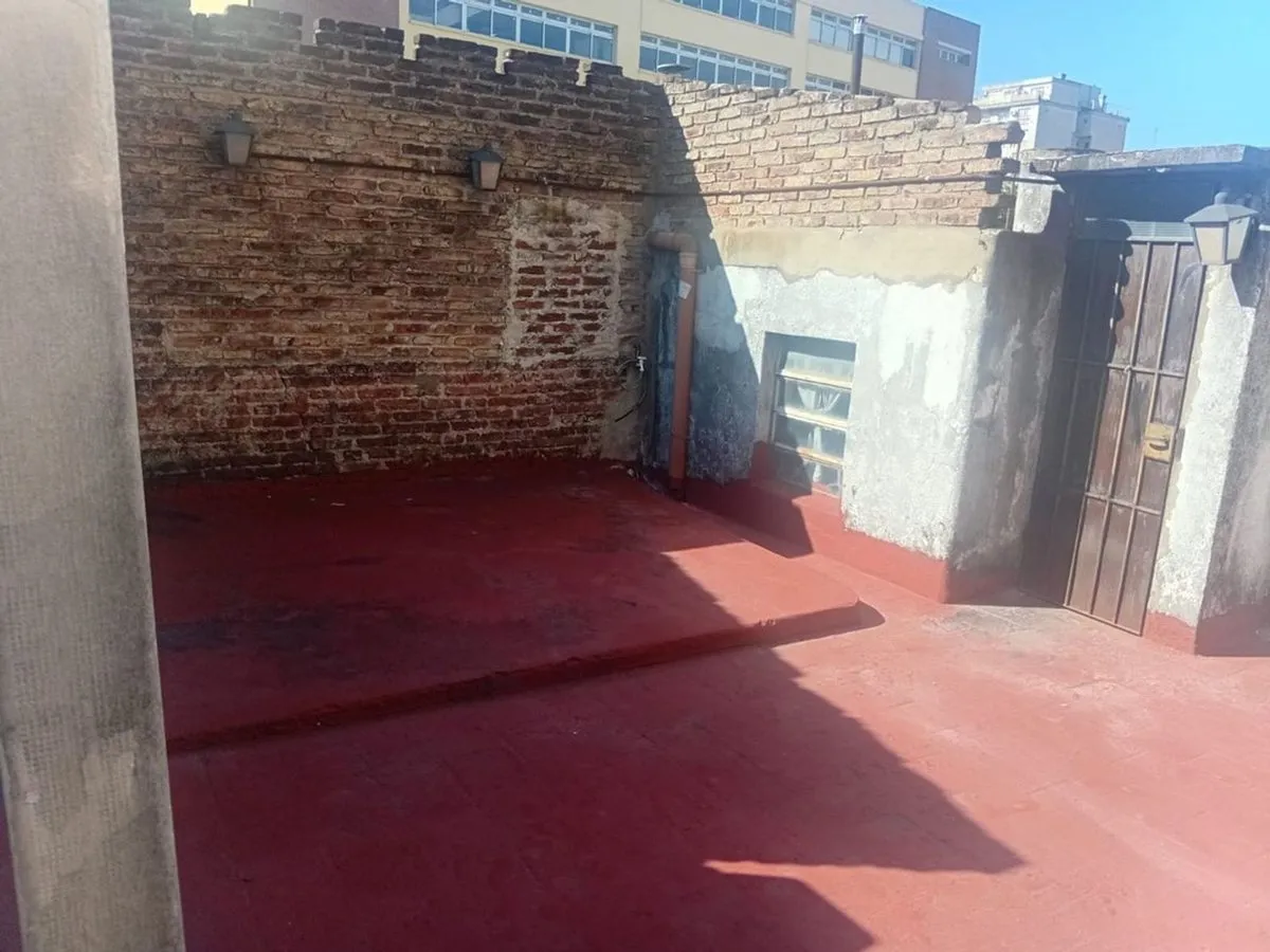 P H en Avenida Juan Bautista Alberdi 4100 4100