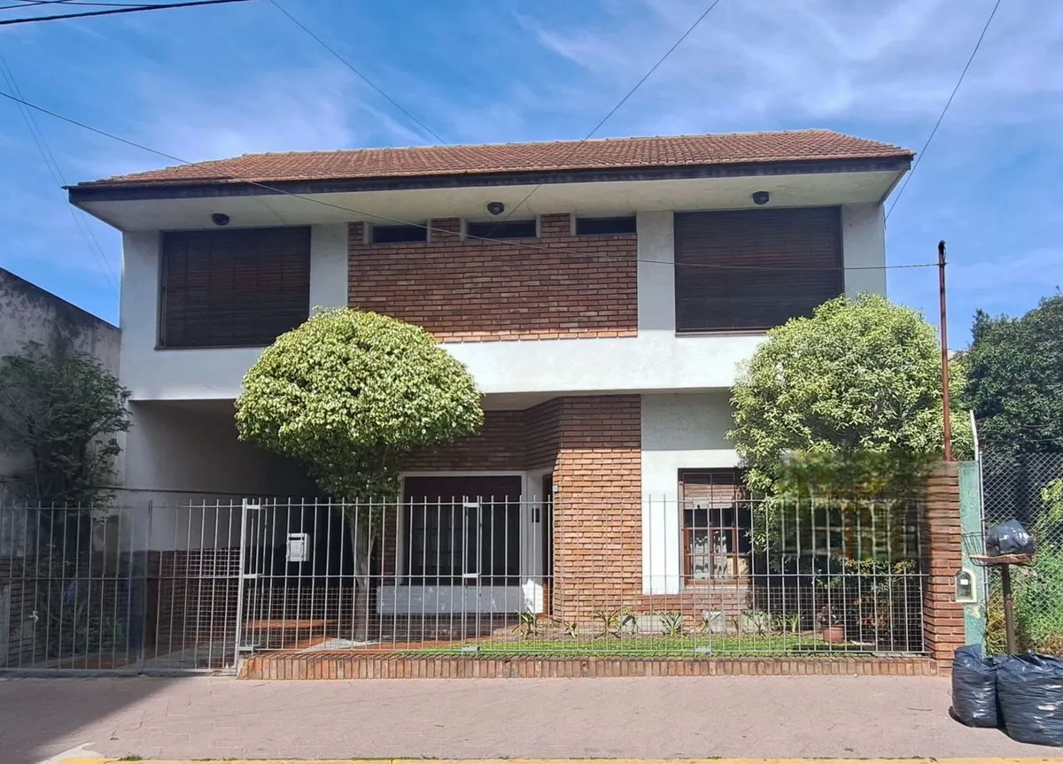 Casa en Calle 10 4700