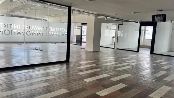 Oficina en Avenida Córdoba 800