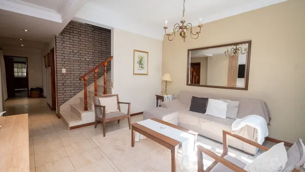 Casa en Hipólito Irigoyen 2600