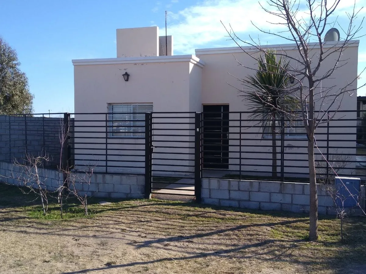 Casa en Avenida Fuerza Aerea Argentina 0