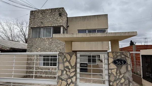 Departamento en Las Piedras 700