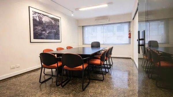 Oficina en Avenida Córdoba 800