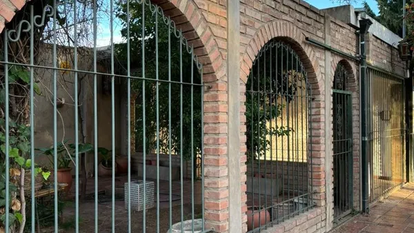 Casa en Avenida Sucre 2000