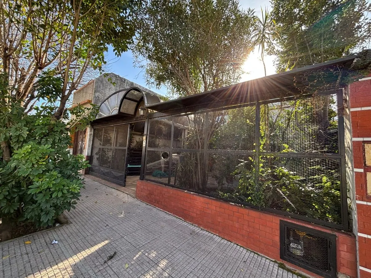 Casa en Guillermo Hudson 4100