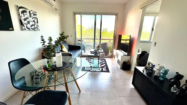 Departamento en Champagnat 1100