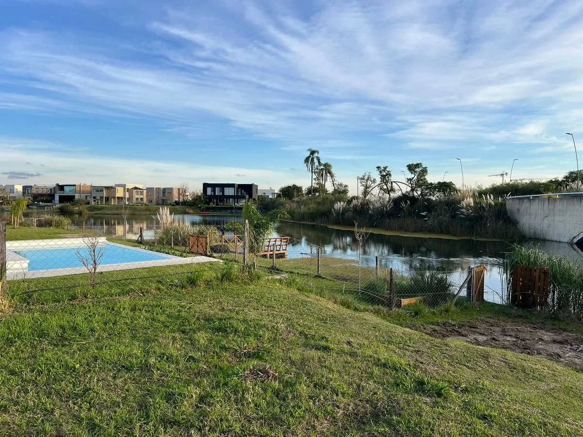 Lote en Avenida de los Lagos, Barrio Acacias, Puertos S/N