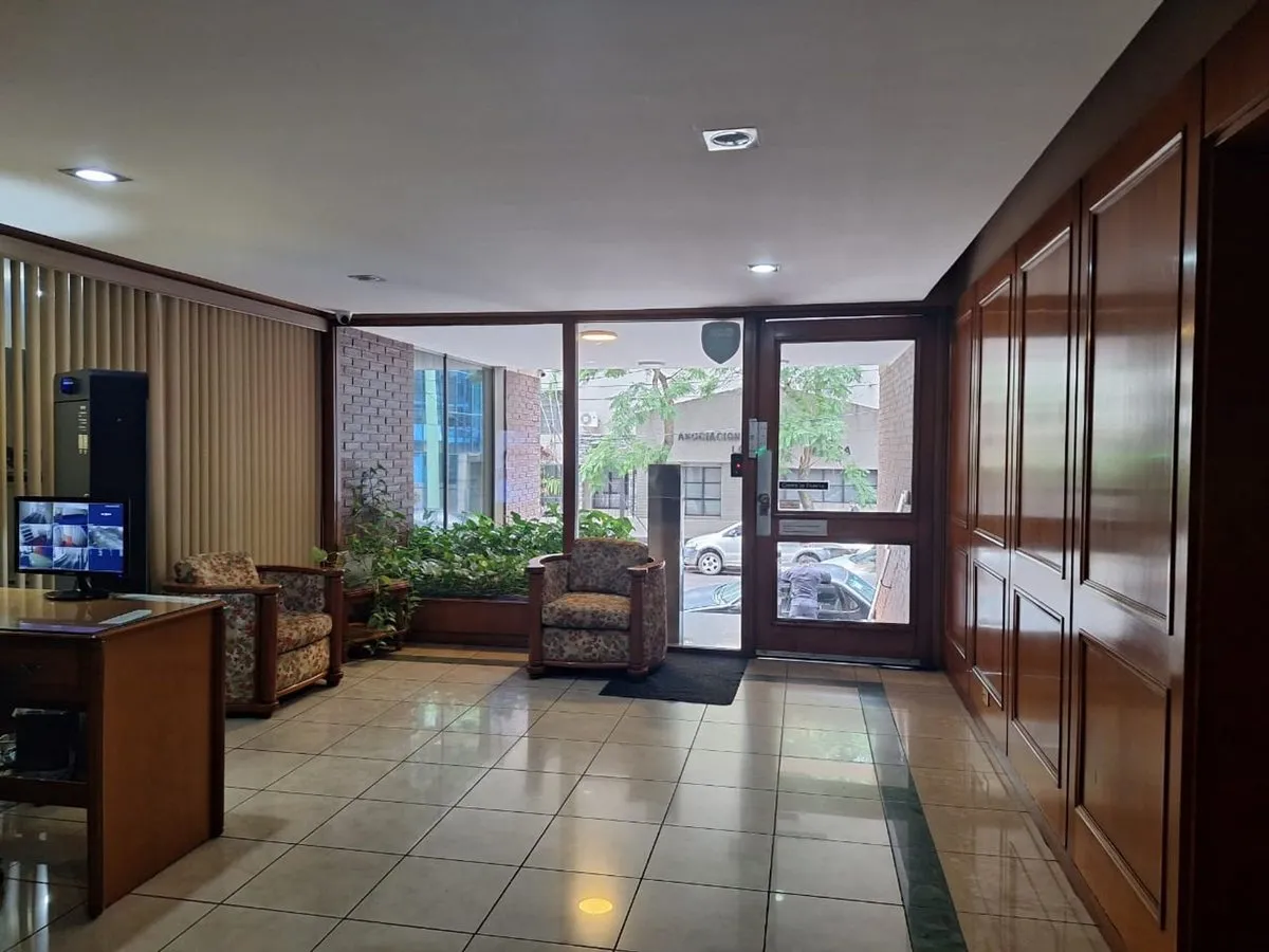 Departamento en Leandro N. Alem 200