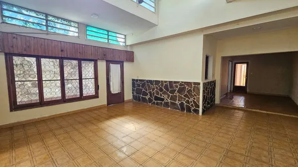 Casa en Eva Peron 100