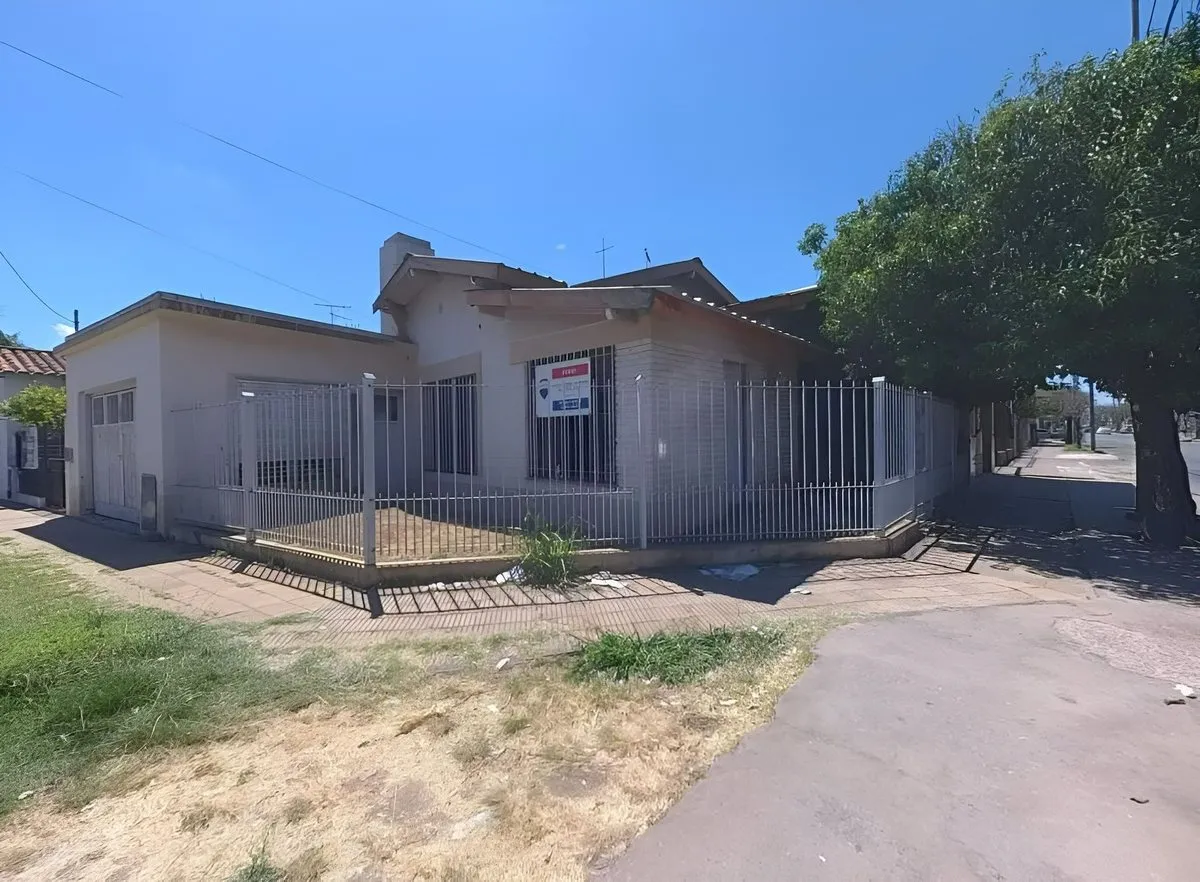 Casa en General Pedro Díaz 400