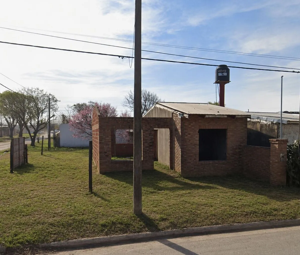 Lote en Tonelli 1300