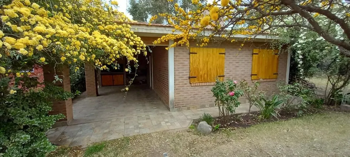 Casa en Boulevard Hipólito Irigoyen 800
